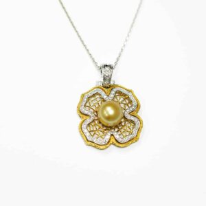 Collier en argent italien à médaillon vintage